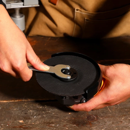 Углошлифовальная машина бесщеточная DEKO ZKAG20, 20В, 1x4.0Ач 084-1044 фото 6 Углошлифовальная машина бесщеточная DEKO ZKAG20, 20В, 1x4.0Ач 084-1044 фото 6