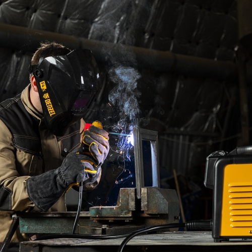 Аппарат инвертор. дуговой сварки SDM-220 Top, 220 А, ПВ 60% кейс Denzel фото 23