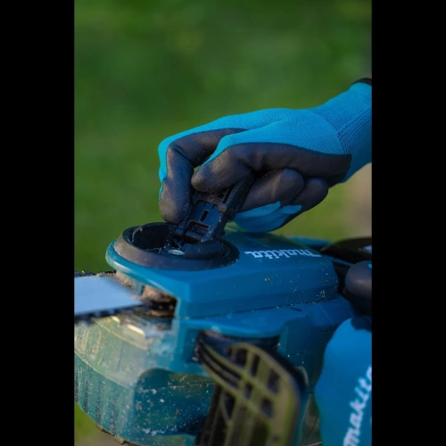 Аккумуляторная цепная пила Makita LXT DUC303Z фото 7 Аккумуляторная цепная пила Makita LXT DUC303Z фото 7