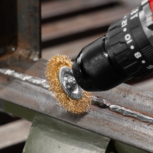 Щетка для дрели, 50 мм, плоская со шпилькой, латунированная витая проволока Matrix фото 9 Щетка для дрели, 50 мм, плоская со шпилькой, латунированная витая проволока Matrix фото 9