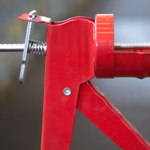 Усиленный полукорпусной пистолет для герметиков BEOROL 245792 фото 3