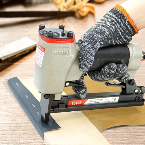 Скобозабивной обивочный пневмоинструмент MEITE 8016B (L6-16, d0.95x0.65 -21Ga, H 12.8 мм), шт GBA33B00303 фото 11 Скобозабивной обивочный пневмоинструмент MEITE 8016B (L6-16, d0.95x0.65 -21Ga, H 12.8 мм), шт GBA33B00303 фото 11