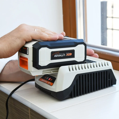 Универсальная аккумуляторная батарея (40 В; 4 А*ч) DAEWOO DABT 4040Li фото 3