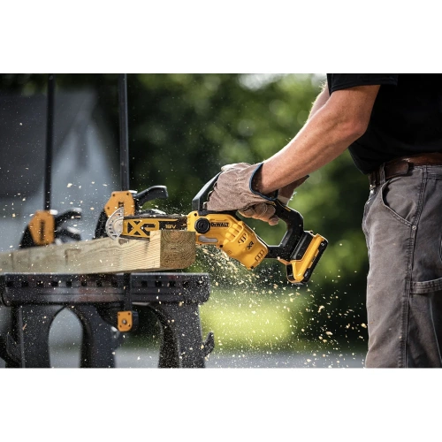 Аккумуляторная цепная пила DEWALT DCMPS520P1, 18 В, 20 см, 8.6 м/с, с АКБ 5 Ач и ЗУ DCMPS520P1-QW фото 7 Аккумуляторная цепная пила DEWALT DCMPS520P1, 18 В, 20 см, 8.6 м/с, с АКБ 5 Ач и ЗУ DCMPS520P1-QW фото 7
