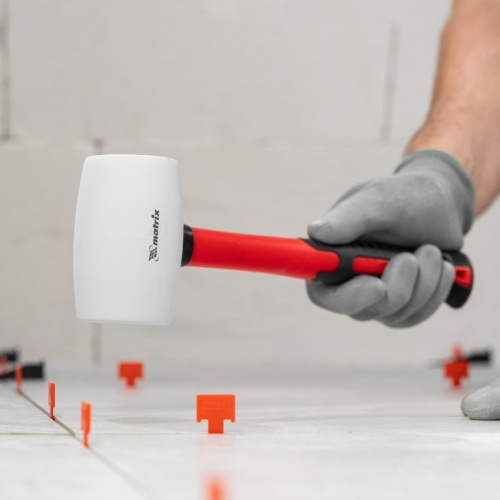 Киянка резиновая, 450 г, белая резина, фибергласовая рукоятка Matrix фото 8