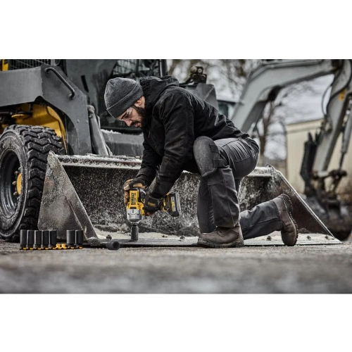 Аккумуляторный гайковерт Dewalt DCF961H2T, 18 В, 2372 Нм, 1890 уд/мин, с 2 АКБ 5 Ач и ЗУ, в кейсе TSTAK DCF961H2T-QW фото 9 Аккумуляторный гайковерт Dewalt DCF961H2T, 18 В, 2372 Нм, 1890 уд/мин, с 2 АКБ 5 Ач и ЗУ, в кейсе TSTAK DCF961H2T-QW фото 9