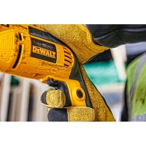 Ударная дрель Dewalt DWD024K 701 Вт DWD024K-QS фото 4