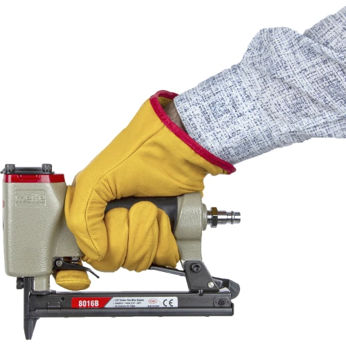 Скобозабивной обивочный пневмоинструмент MEITE 8016B (L6-16, d0.95x0.65 -21Ga, H 12.8 мм), шт GBA33B00303 фото 3 Скобозабивной обивочный пневмоинструмент MEITE 8016B (L6-16, d0.95x0.65 -21Ga, H 12.8 мм), шт GBA33B00303 фото 3