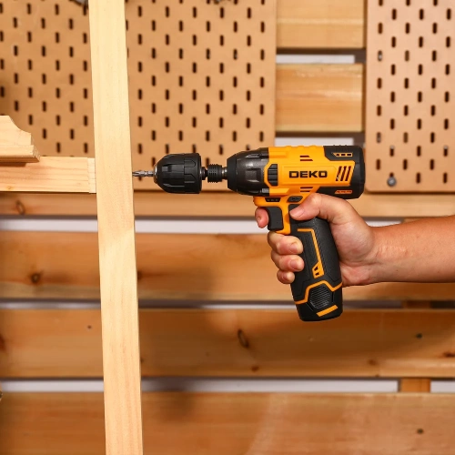 Аккумуляторный ударный винтоверт DEKO DKIS12-Li, с быстрозажимным патроном, 12В, 2*1.5Ач, в кейсе 063-4390 фото 9 Аккумуляторный ударный винтоверт DEKO DKIS12-Li, с быстрозажимным патроном, 12В, 2*1.5Ач, в кейсе 063-4390 фото 9