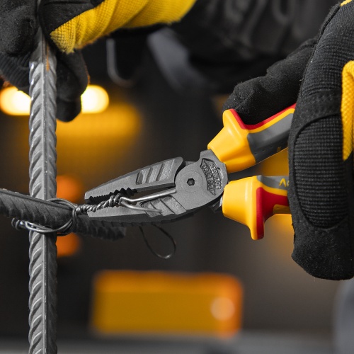 Плоскогубцы комбинированные, диэлектрические трехкомпонентные рукоятки до 1000 В, 165 мм Denzel фото 8