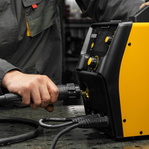 Аппарат инвертор. полуавтомат. cварки IMIG-185SDR, 180 А, ПВ 60%, катушка 5 кг Denzel фото 24