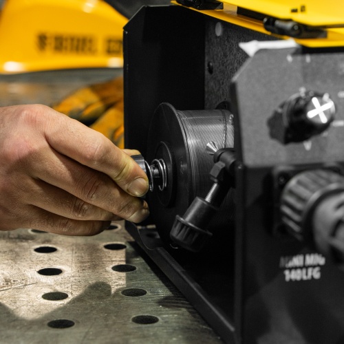 Аппарат инвертор. полуавтомат. сварки Mini MIG-140LFG, 140 А, ПВ 60%// Denzel фото 21