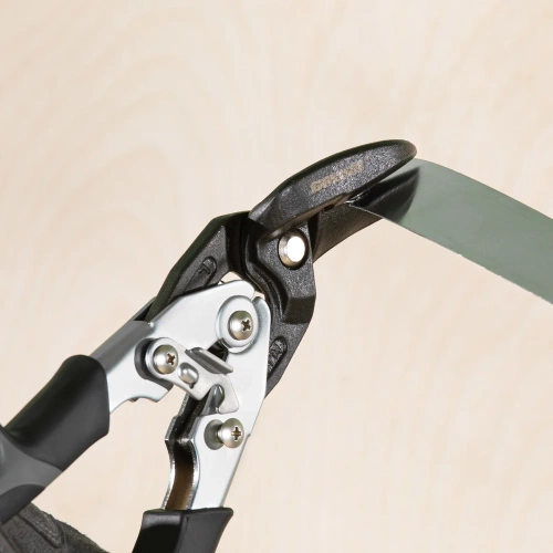 Ножницы по металлу, усиленные, 255 мм, прямой и левый рез, сталь СrMo, двухкомпонентные рукоятки GROSS PIRANHA 78349 фото 7 Ножницы по металлу, усиленные, 255 мм, прямой и левый рез, сталь СrMo, двухкомпонентные рукоятки GROSS PIRANHA 78349 фото 7