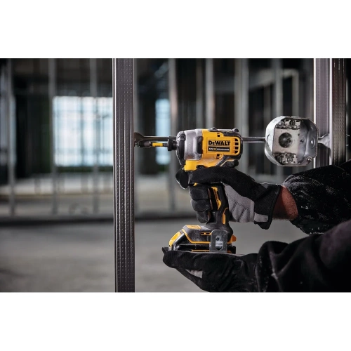 Аккумуляторный набор Dewalt DCK2062M2T, 18 В: ударная дрель-шуруповерт + ударный шуруповерт, с 2 АКБ 4 Ач и ЗУ, в кейсе TSTAK DCK2062M2T-QW фото 8 Аккумуляторный набор Dewalt DCK2062M2T, 18 В: ударная дрель-шуруповерт + ударный шуруповерт, с 2 АКБ 4 Ач и ЗУ, в кейсе TSTAK DCK2062M2T-QW фото 8