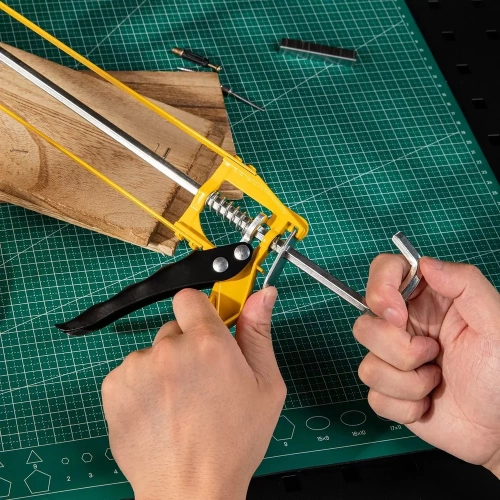 Пистолет для герметика DELI 230мм DL2360 (скелетный тип) 98423 фото 4 Пистолет для герметика DELI 230мм DL2360 (скелетный тип) 98423 фото 4