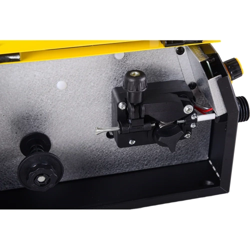 Сварочный полуавтомат Eurolux IWM-200 MIG 5в1 65/180 фото 4 Сварочный полуавтомат Eurolux IWM-200 MIG 5в1 65/180 фото 4