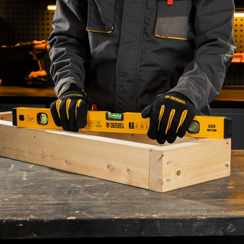 Уровень алюминиевый, магнит, фрезерованный, 3 глазка (1 зеркал.) 0,5 мм/м, 600 мм Denzel фото 13