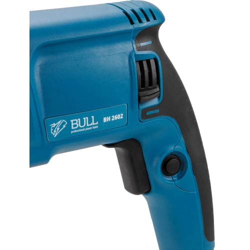Перфоратор BULL BH 2602 в чемодане Xcase 800 Вт, 3.0 Дж, 4 реж. + 2 зубила, 3 сверла, БЗП в комплекте 1329814 фото 9 Перфоратор BULL BH 2602 в чемодане Xcase 800 Вт, 3.0 Дж, 4 реж. + 2 зубила, 3 сверла, БЗП в комплекте 1329814 фото 9