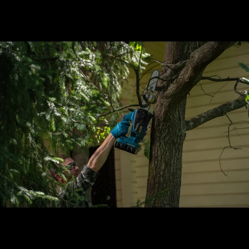 Аккумуляторная цепная пила Makita LXT DUC302RF2 фото 5