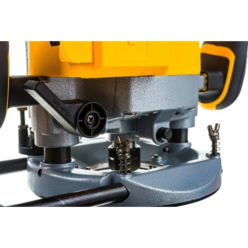 Фрезер INGCO 2200 INDUSTRIAL RT22008 фото 7 Фрезер INGCO 2200 INDUSTRIAL RT22008 фото 7