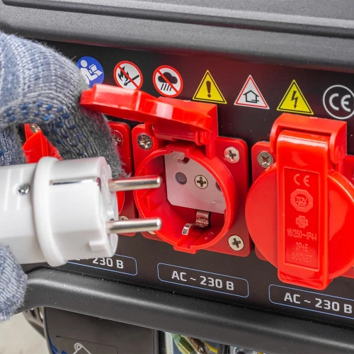 Генератор бензиновый с транзисторным запуском Rockforce 15л, 830-2500Вт, 7л.с RF-FY3000(60802) фото 11