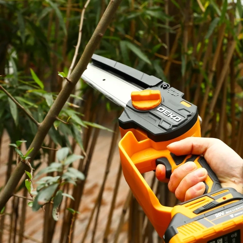 Пила цепная аккумуляторная DEKO DKCHS 20-6, 20 В, 1x3.0 Ач 063-4307-1 фото 9 Пила цепная аккумуляторная DEKO DKCHS 20-6, 20 В, 1x3.0 Ач 063-4307-1 фото 9