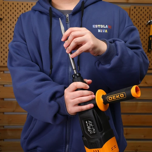 Сетевой перфоратор DEKO DKH850W кейс, набор из 5 буров, SDS+, дополнительный патрон 063-4255 фото 9 Сетевой перфоратор DEKO DKH850W кейс, набор из 5 буров, SDS+, дополнительный патрон 063-4255 фото 9