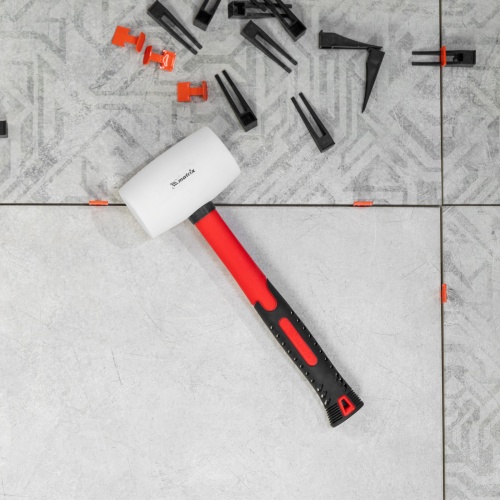 Киянка резиновая, 680 г, белая резина, фибергласовая рукоятка Matrix фото 6