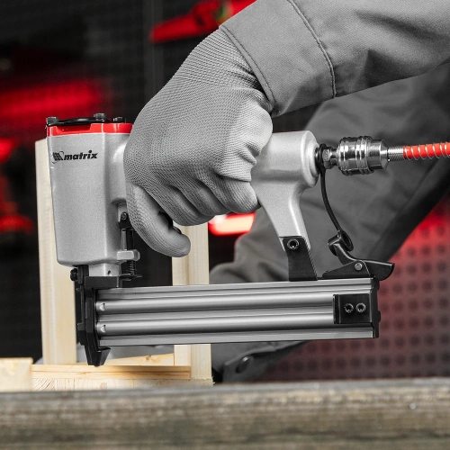 Пневматический нейлер для гвоздей MATRIX 57405 фото 10 Пневматический нейлер для гвоздей MATRIX 57405 фото 10