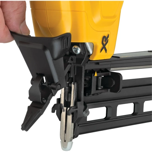 Аккумуляторный гвоздезабивной пистолет Dewalt DCN662N, 18 В, 48 Дж, без АКБ и ЗУ DCN662N-XJ фото 8 Аккумуляторный гвоздезабивной пистолет Dewalt DCN662N, 18 В, 48 Дж, без АКБ и ЗУ DCN662N-XJ фото 8