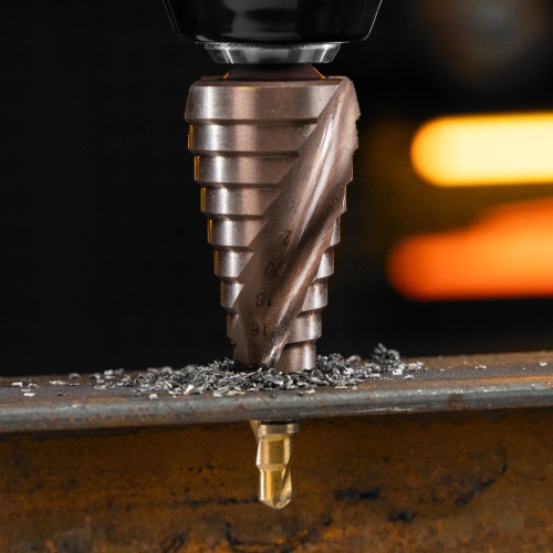 Сверло ступенчатое, 6-8-10-12-14-16-18-20-22-24-26-28-30мм, Р6М5К5, 6-гр. хвостовик Denzel фото 12