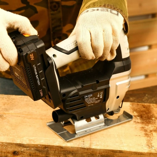 Аккумуляторный лобзик DEKO DKJS20 20 В. 2 АКБ 2.0 Ач 063-4211 фото 8 Аккумуляторный лобзик DEKO DKJS20 20 В. 2 АКБ 2.0 Ач 063-4211 фото 8