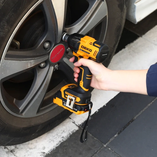 Гайковерт аккумуляторный бесщеточный DEKO DKIS-Li, 20В, 2_3.0Ач, 370 Нм, в кейсе 083-1083 фото 11 Гайковерт аккумуляторный бесщеточный DEKO DKIS-Li, 20В, 2_3.0Ач, 370 Нм, в кейсе 083-1083 фото 11