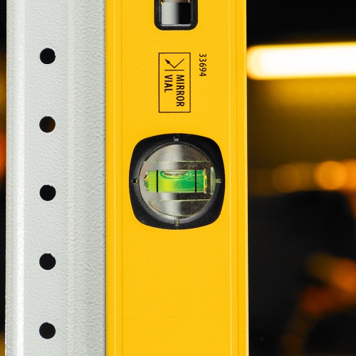 Уровень алюминиевый, магнит, фрезерованный, 3 глазка (1 зеркал.) 0,5 мм/м, 1200 мм Denzel фото 17