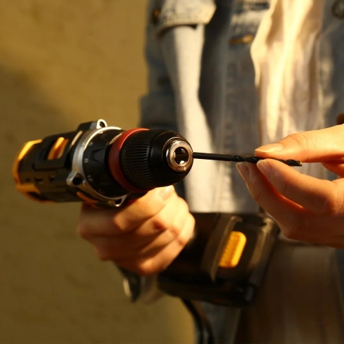 Аккумуляторная дрель-шуруповерт DEKO DKCD20FU-Li со съемным патроном, 1x1.5Ач 063-4176 фото 8 Аккумуляторная дрель-шуруповерт DEKO DKCD20FU-Li со съемным патроном, 1x1.5Ач 063-4176 фото 8