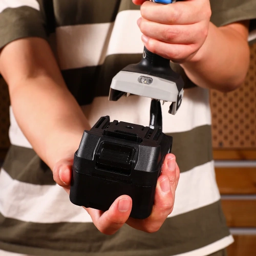 Аккумулятор DEKO UNV4.0 STD, Li-ion, 20В, 4.0А_ч 063-4494 фото 7 Аккумулятор DEKO UNV4.0 STD, Li-ion, 20В, 4.0А_ч 063-4494 фото 7