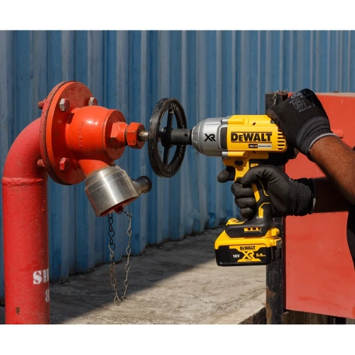 Аккумуляторный гайковерт Dewalt DCF899P1, 18 В, 950 Нм, 2400 уд/мин, с АКБ 5 Ач и ЗУ, в кейсе TSTAK DCF899P1-QW фото 9 Аккумуляторный гайковерт Dewalt DCF899P1, 18 В, 950 Нм, 2400 уд/мин, с АКБ 5 Ач и ЗУ, в кейсе TSTAK DCF899P1-QW фото 9