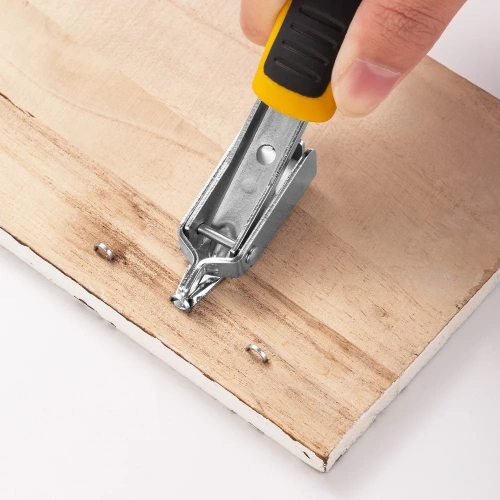 Строительный мебельный степлер DELI металлический с регулировкой + антистеплер DL238105 с набором скоб в кейсе (Тип «П» 4-14мм, «U» 10-12мм и «T» 10-14мм по 2000шт каждых) 98418 фото 11 Строительный мебельный степлер DELI металлический с регулировкой + антистеплер DL238105 с набором скоб в кейсе (Тип «П» 4-14мм, «U» 10-12мм и «T» 10-14мм по 2000шт каждых) 98418 фото 11