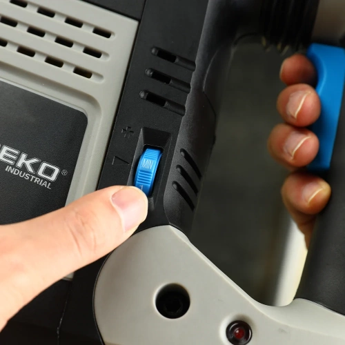 Сетевой перфоратор DEKO DKH1900, 1900 Вт, SDS-max, в кейсе 063-4258 фото 9 Сетевой перфоратор DEKO DKH1900, 1900 Вт, SDS-max, в кейсе 063-4258 фото 9