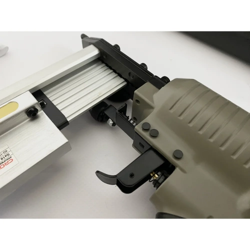 Гвоздезабивной пневматический пистолет CROWN CT38107 BMC фото 9 Гвоздезабивной пневматический пистолет CROWN CT38107 BMC фото 9