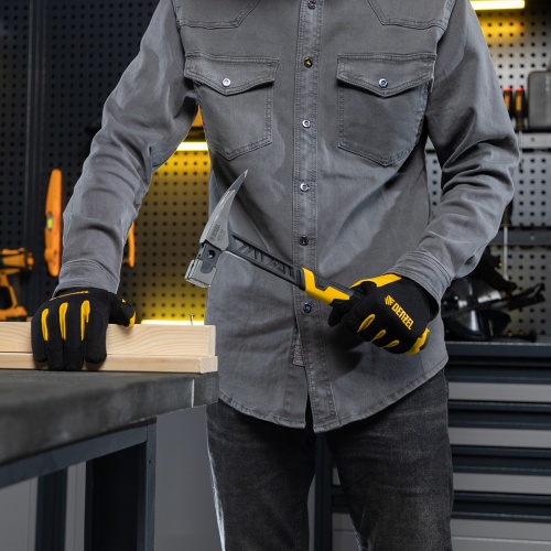 Молоток кровельщика 600 г, цельнокованый, боек с магнитом, двухкомп. обрезин. рук-ка Denzel фото 8 Молоток кровельщика 600 г, цельнокованый, боек с магнитом, двухкомп. обрезин. рук-ка Denzel фото 8