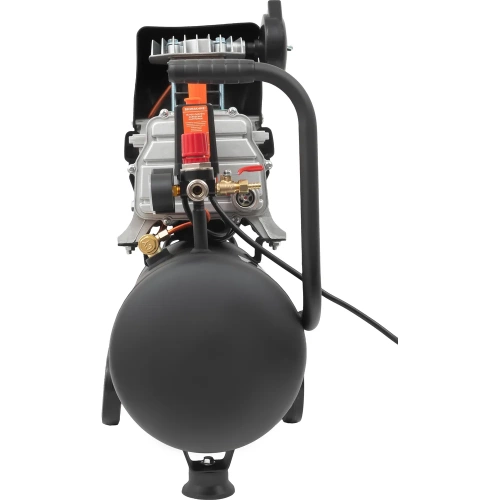 Поршневой масляный компрессор Gigant и набор пневмоинструмента LAS 24/1500K фото 8 Поршневой масляный компрессор Gigant и набор пневмоинструмента LAS 24/1500K фото 8