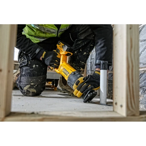 Аккумуляторная сабельная пила Dewalt DCS380N, 18 В, 2950 ход/мин, 28.6 мм, без АКБ и ЗУ DCS380N-XJ фото 9 Аккумуляторная сабельная пила Dewalt DCS380N, 18 В, 2950 ход/мин, 28.6 мм, без АКБ и ЗУ DCS380N-XJ фото 9