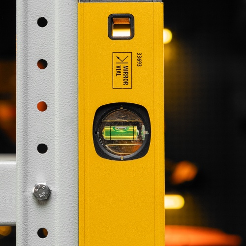 Уровень алюминиевый, магнит, фрезерованный, 3 глазка (1 зеркал.) 0,5 мм/м, 1000 мм Denzel фото 20