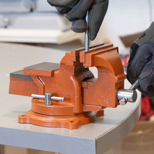 Тиски слесарные, 100 мм, поворотные, с наковальней Sparta фото 31