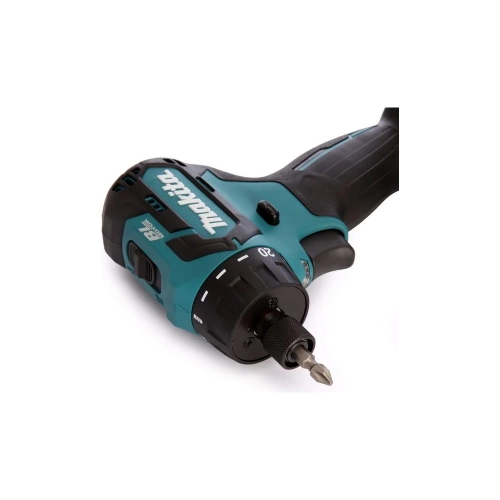 Аккумуляторная дрель-шуруповерт Makita CXT DF032DWME фото 4 Аккумуляторная дрель-шуруповерт Makita CXT DF032DWME фото 4