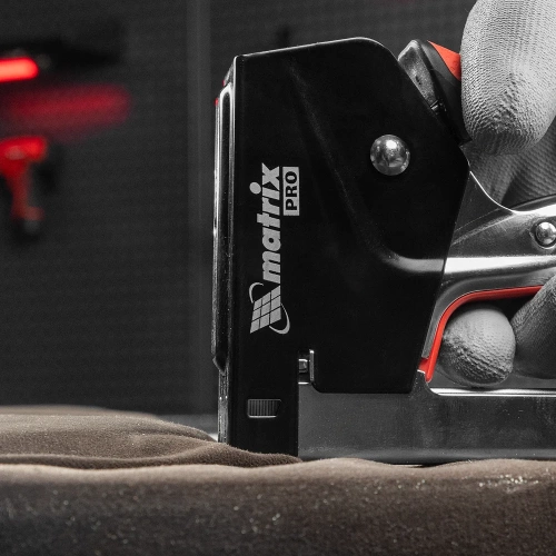 Мебельный стальной степлер MATRIX PRO быстрая загрузка тип скобы 53 4-14 мм 40917 фото 9 Мебельный стальной степлер MATRIX PRO быстрая загрузка тип скобы 53 4-14 мм 40917 фото 9