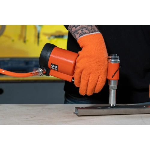 Пневматический заклепочник (размер 2.4-4.8 мм; расход 29 л/мин) Gigant P70 фото 4 Пневматический заклепочник (размер 2.4-4.8 мм; расход 29 л/мин) Gigant P70 фото 4