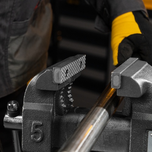 Тиски слесарные BVH-125, 125 мм, поворотные, стальная направляющая, с наковальней //Denzel фото 35