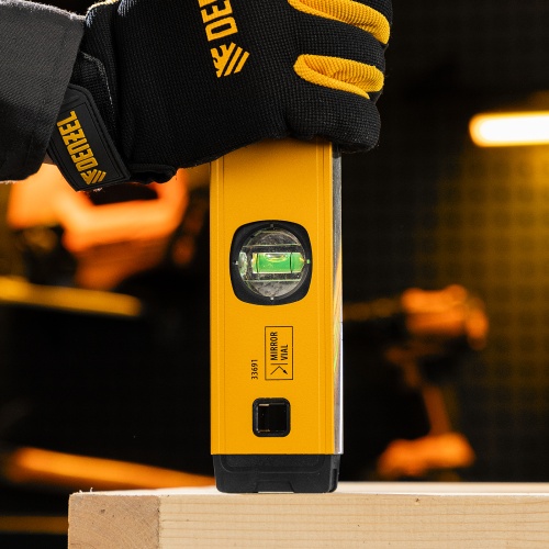 Уровень алюминиевый, магнит, фрезерованный, 3 глазка (1 зеркал.) 0,5 мм/м, 600 мм Denzel фото 14